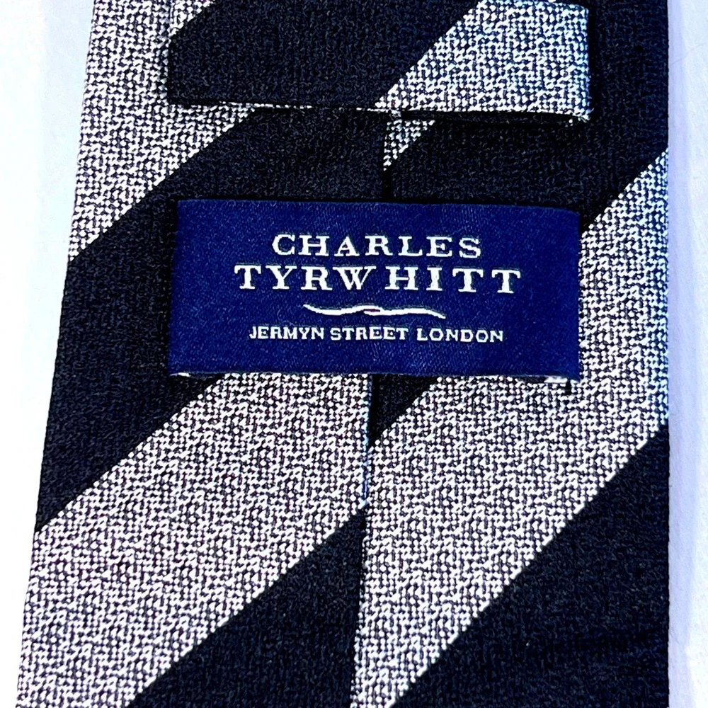 Charles Tyrwhitt Mens Silk Necktie Classic Navy Blue Silver Grey Striped career